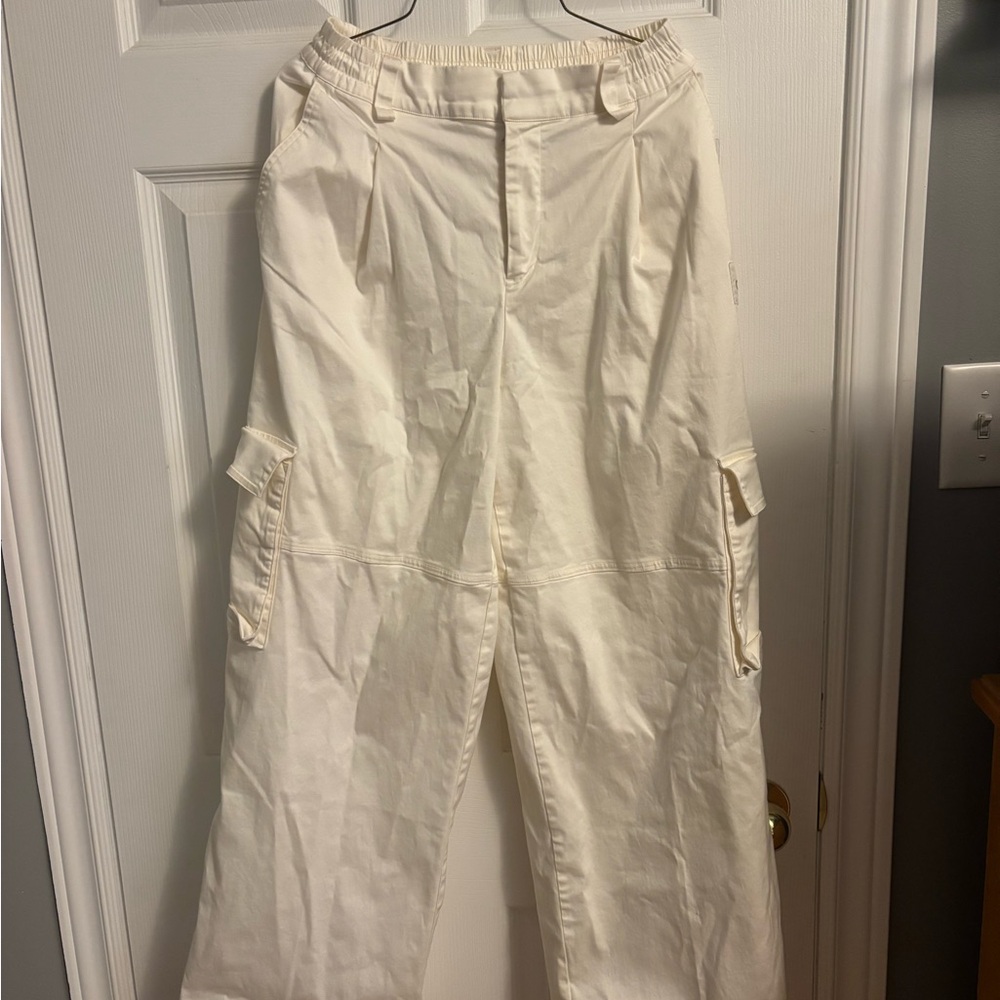 ALO Yoga Off-White Cargo Pants